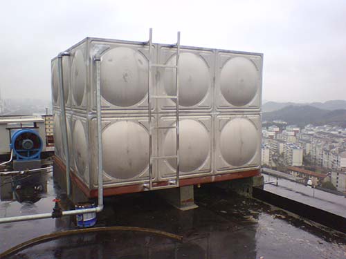 公司完成梅河口藥廠用不銹鋼水箱2臺